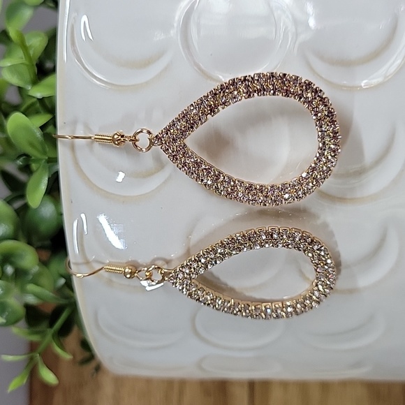 🔥LAST PAIR🔥 Stunning Crystal Teardrop Statement Earrings - Picture 3 of 7